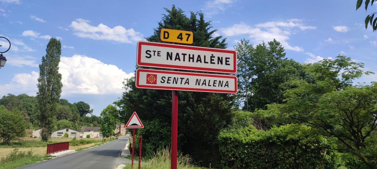 Aux Couleurs D'Esteil Sainte-Nathalène Exteriör bild